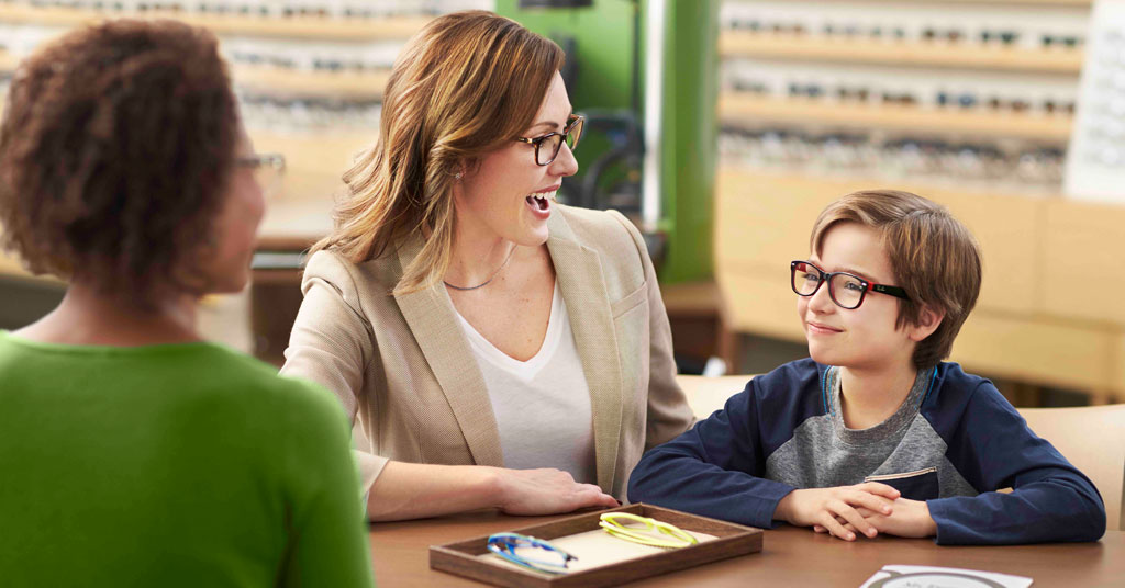 Pearle Vision Eyes Canada for Strategic Franchise Expansion