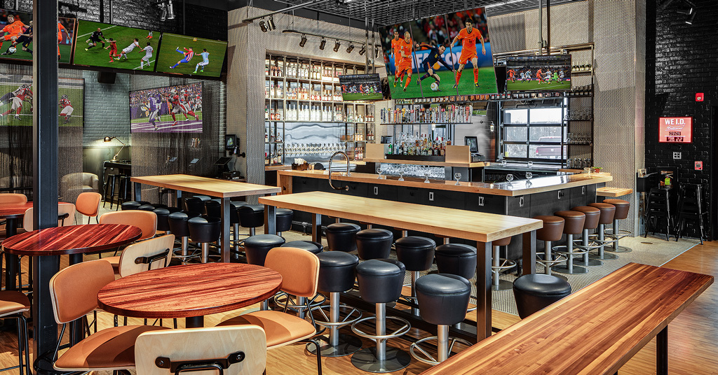 eksperimentel Sind Vanvid Buffalo Wild Wings Unveils Innovative New Restaurant Look