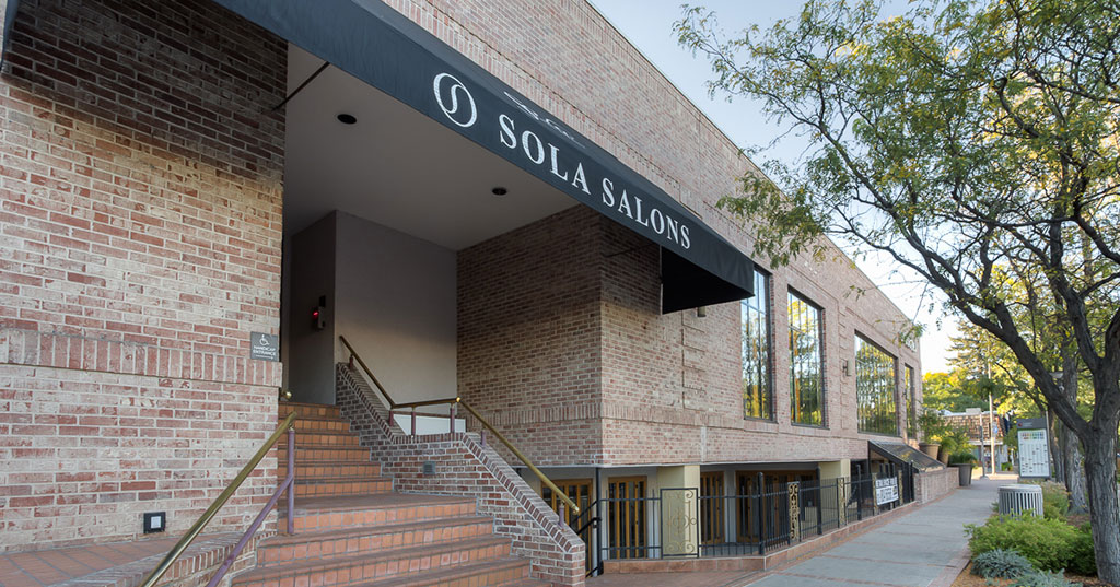 Multi-Unit Foodservice Operator Signs On With Sola Salon Studios