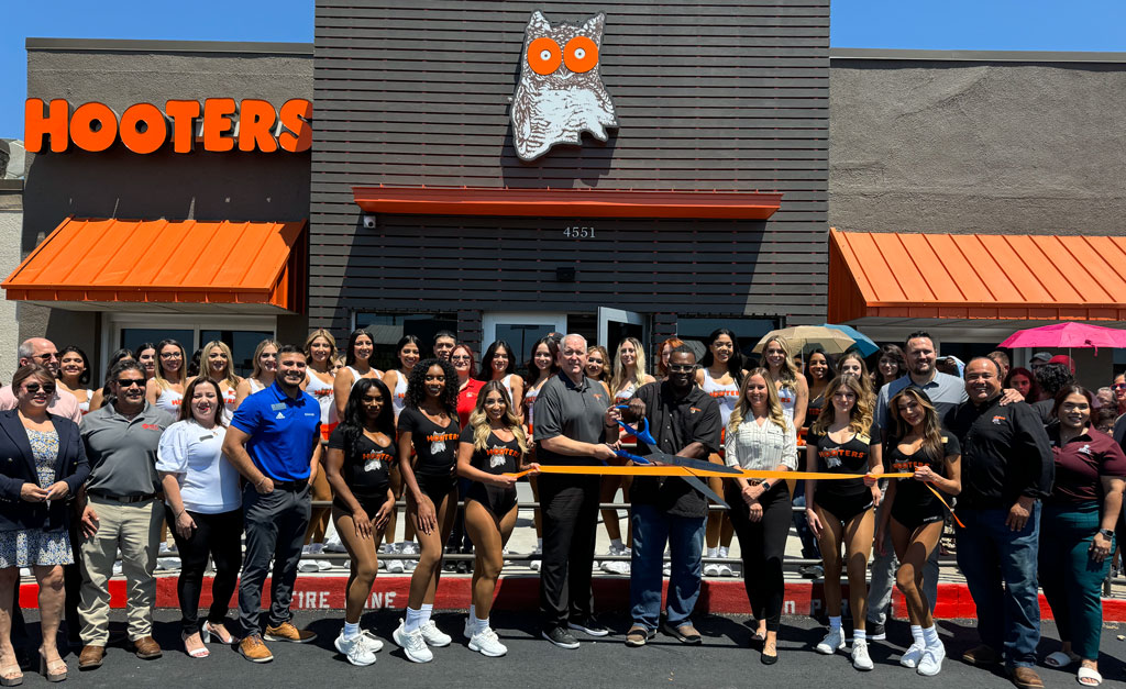 Hooters Sizzling Summer Kick Off!