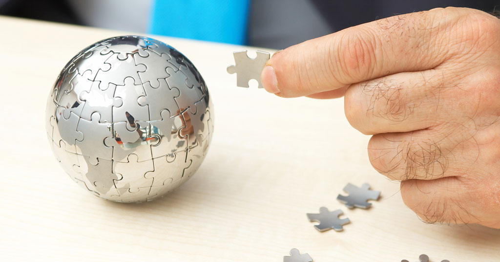 Combining Local and Global Insights for International Franchising